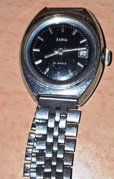 дамски ретро часовник заря с датник