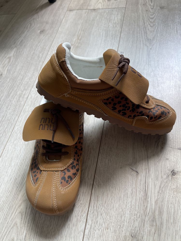 Продам красовки miu miu