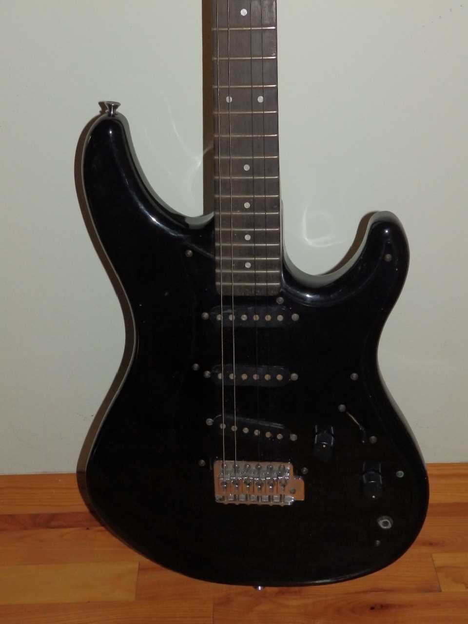 Електрическа китара Yamaha SE 203