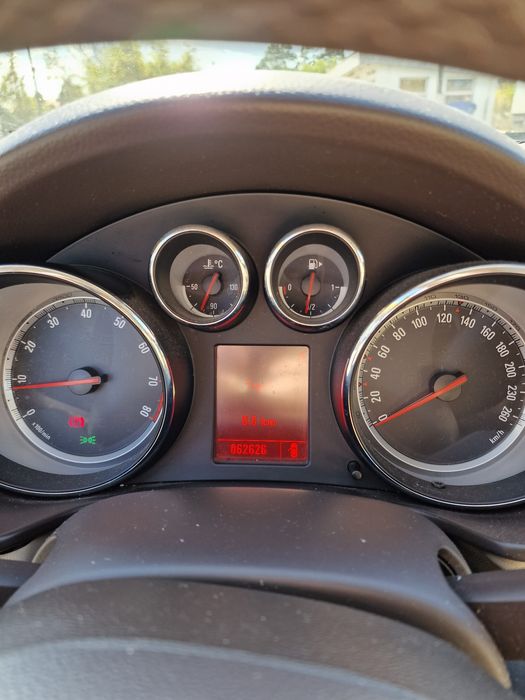 Opel Insignia 1.8 Benzină – 140 CP – An 2011 – 62.626 km