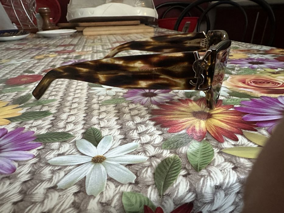 Ochelari de soare saint laurent