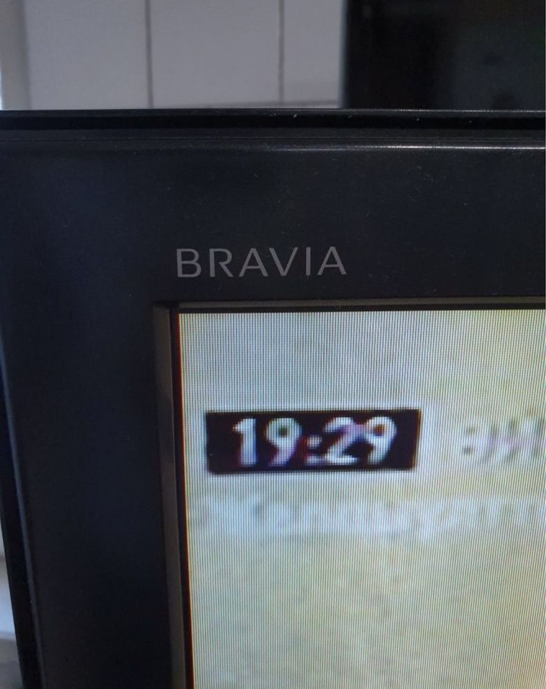 Продам телевизор Sony Bravia, диагональ 107 см,