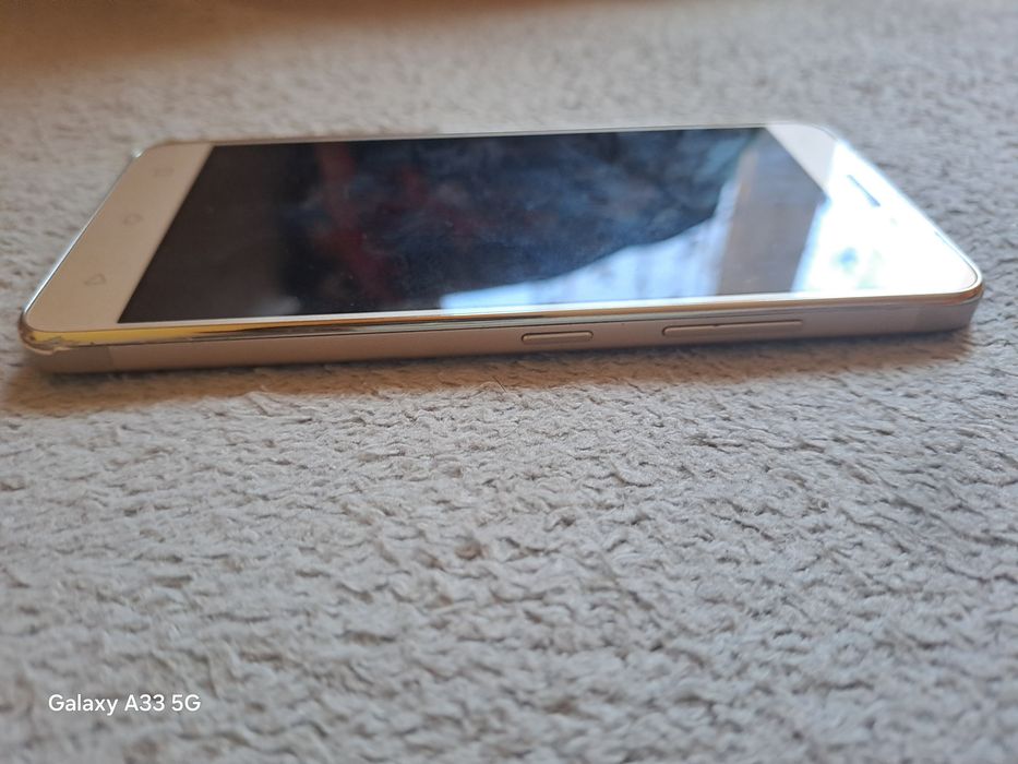 Продавам Lenovo K5 Plus  в много добро състояние