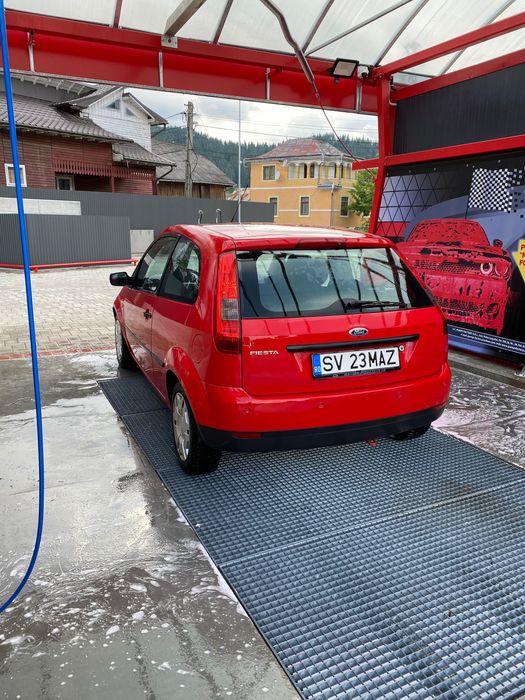 Vând Ford Fiesta 1.3 Benzină