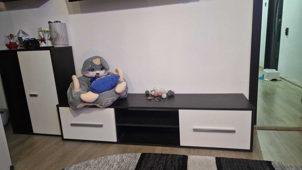 Vand mobila pentru living sau camera stare buna pret 350