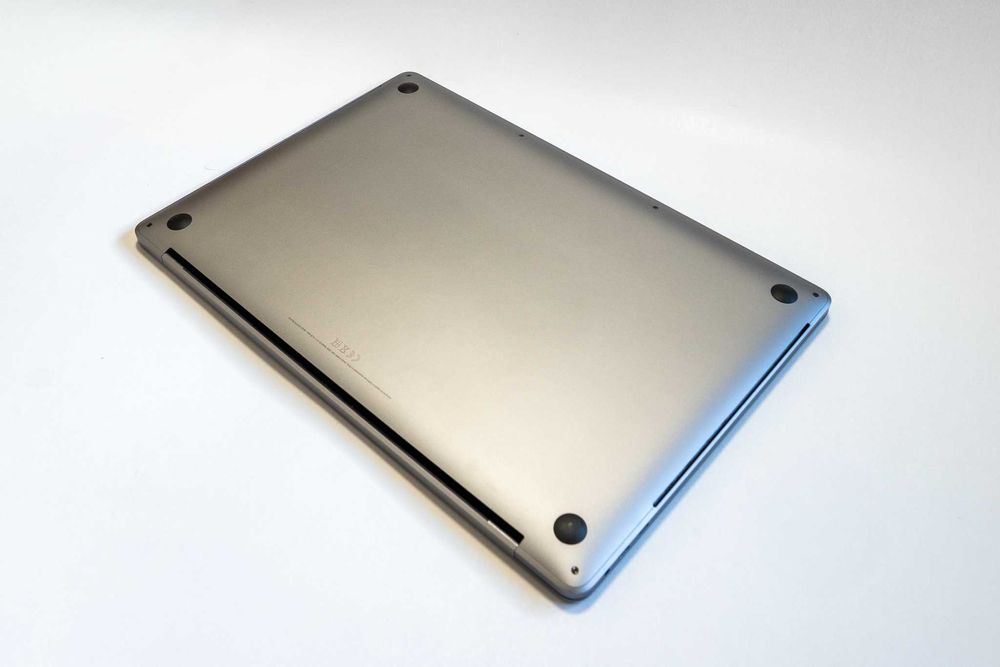 MacBook Pro 15 inch 2019 i9, 16GB RAM, Radeon 560X