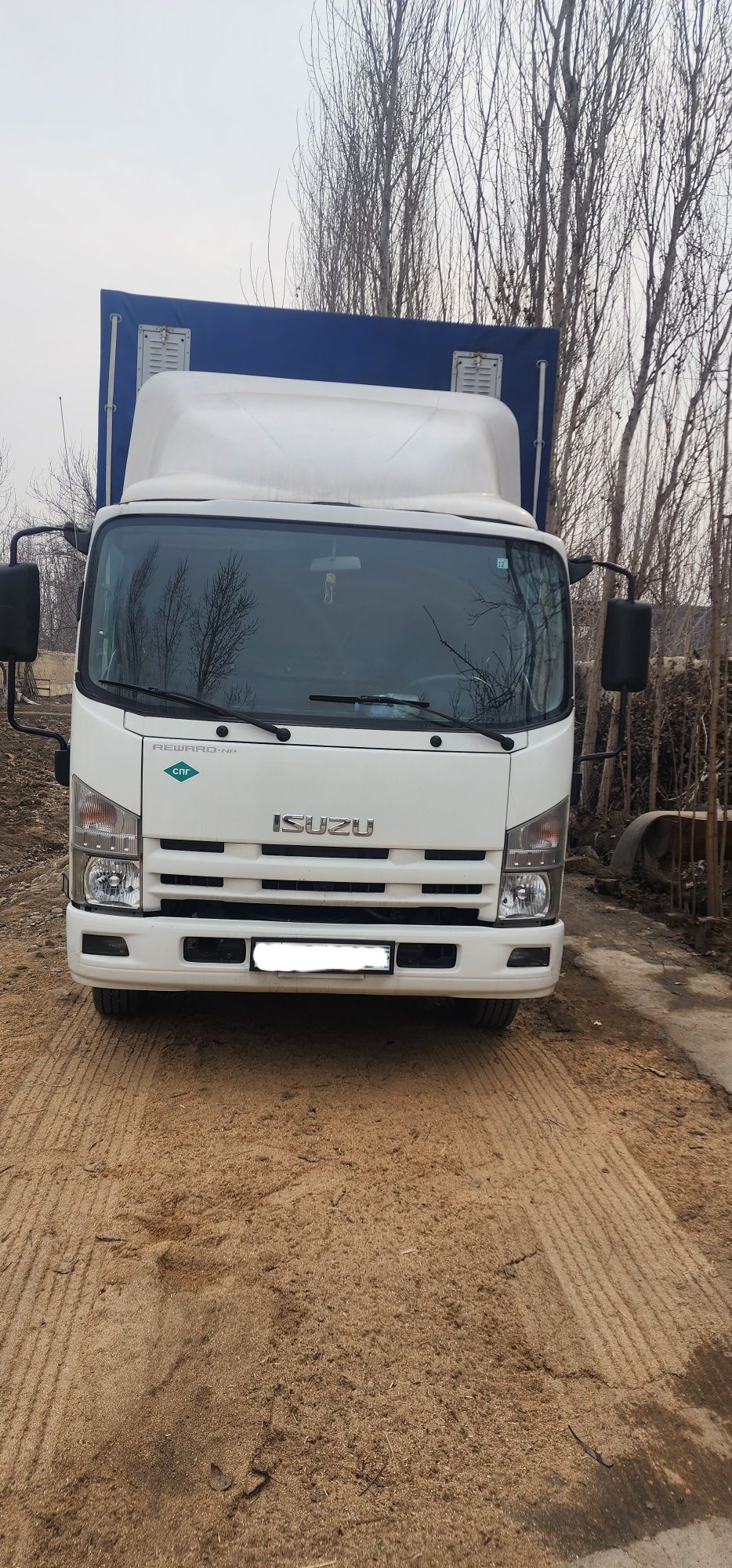 ISUZU senji 2012 yil