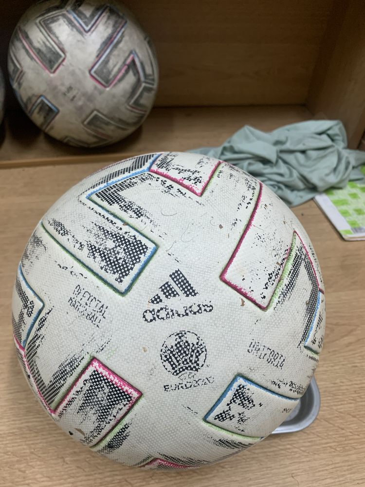 Топка Adidas evro 2020 official math ball !!!