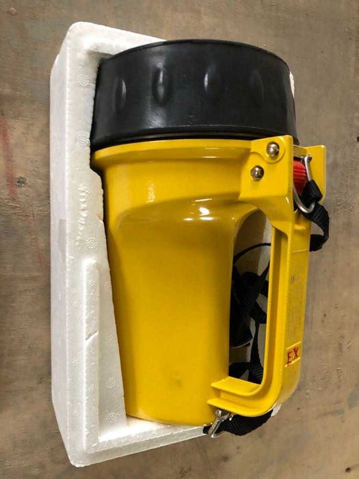 Взривозащитен ръчен фенер