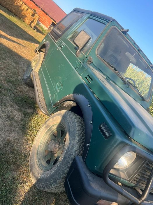 Vând Suzuki samurai