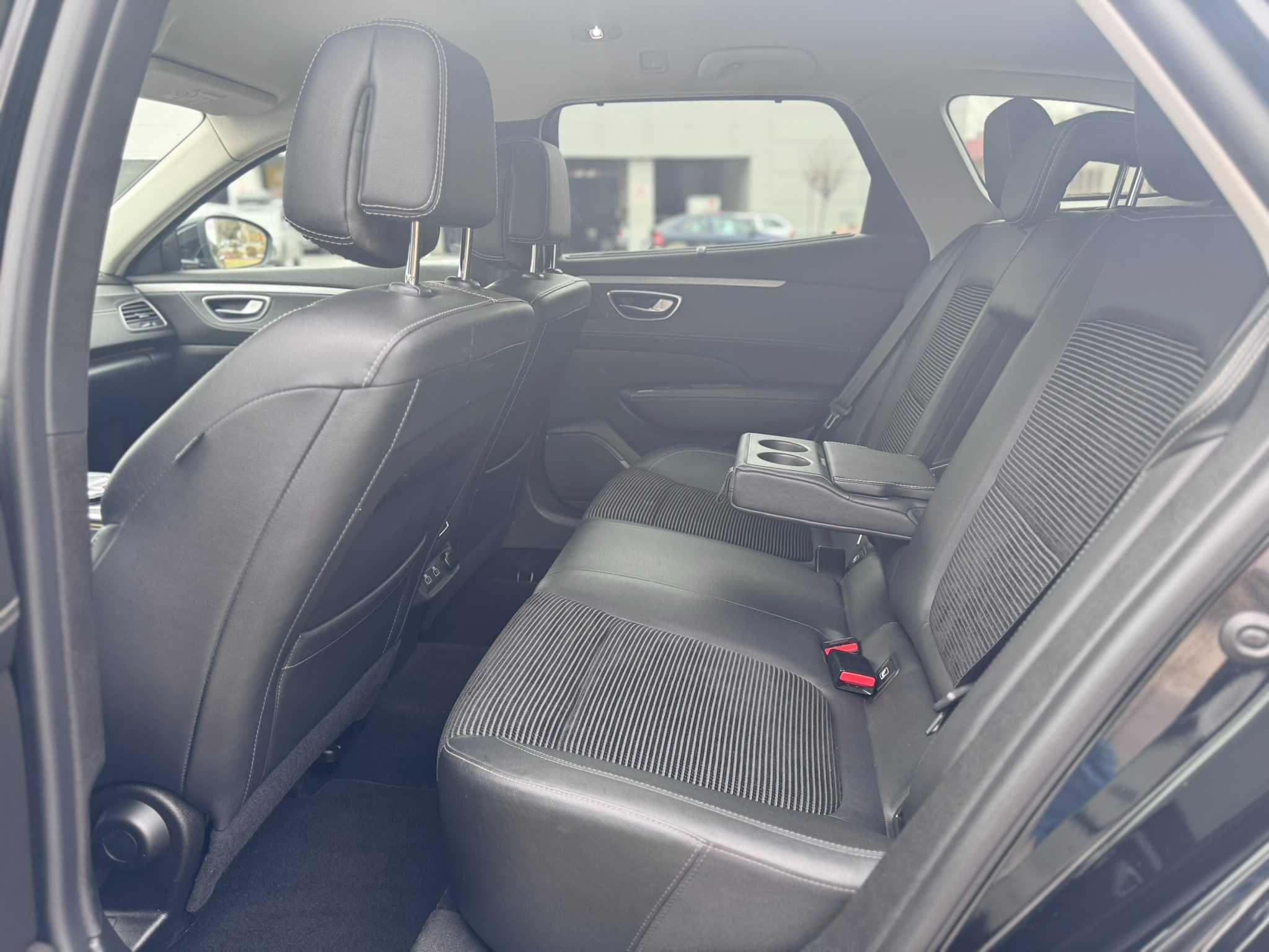 Masina Uber / Bolt Black-Premium La Ramanere, Renault Talisman Automat