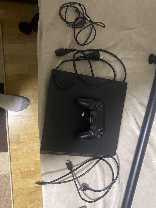 PS4 Pro (stare impecabila)