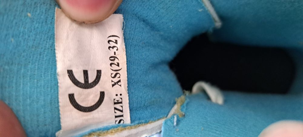 Vând patine cu rotile