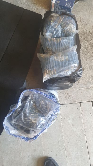 Продам Шурупы новый