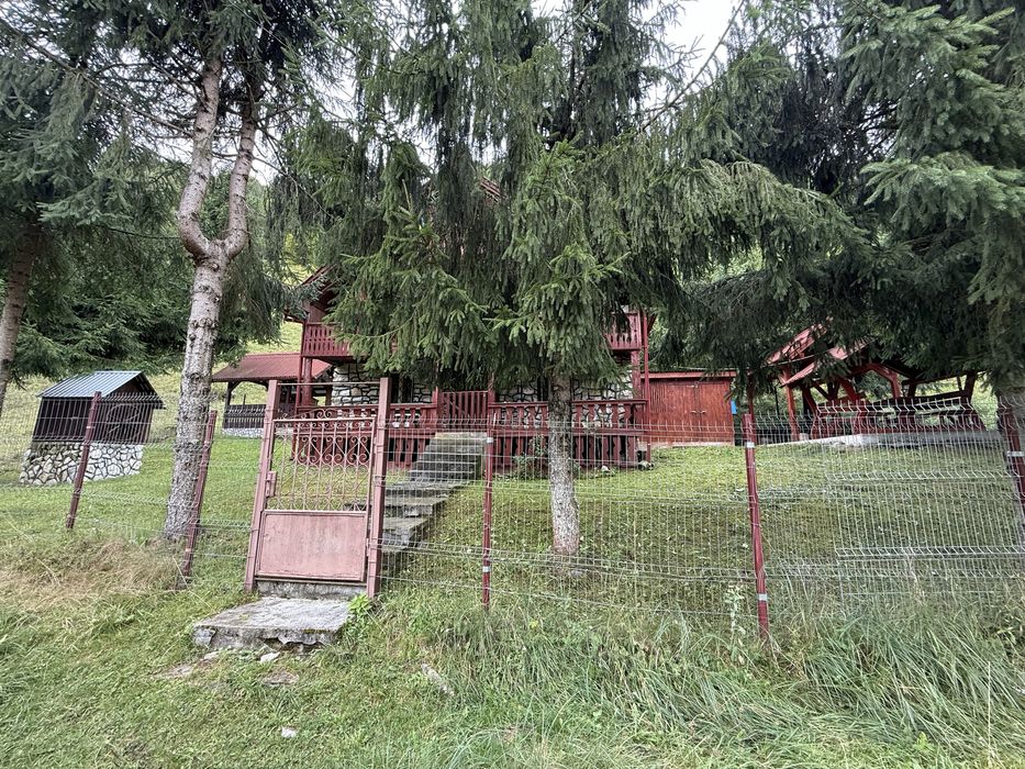 Cabana de vanzare / Casa de vacanta de vanzare