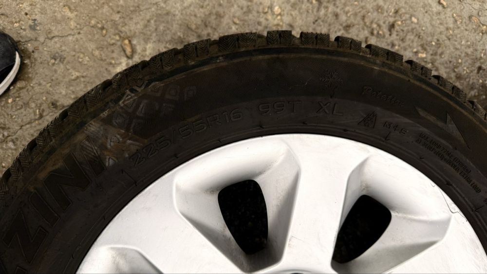 Зимни Гуми с Джанти 225/55 R16