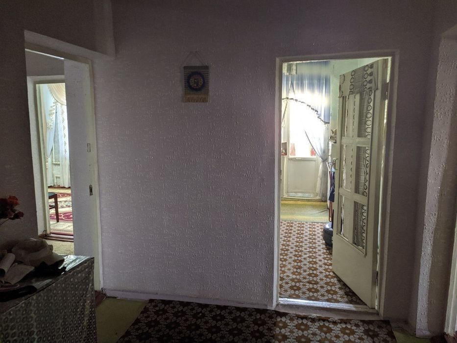 Катта квартира сотилади