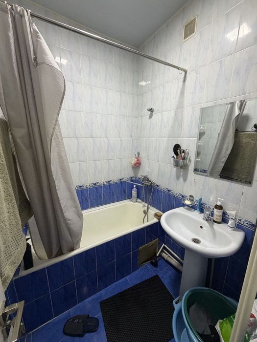 Чиланзар -8 орентир: Хасково 2³/3/4 чистая квартира, торец