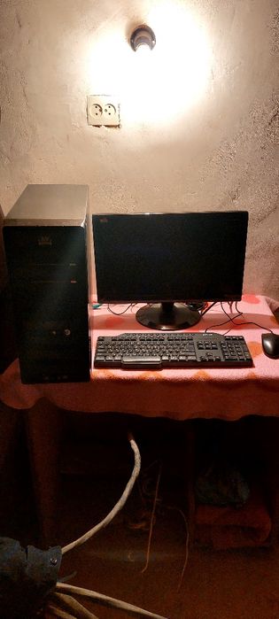 Kampiyuter mikrolab kalonka  stol  kamplekt sotiladi