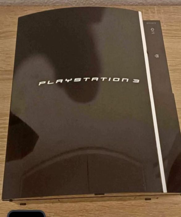 Плейстешан 3 с два контролера