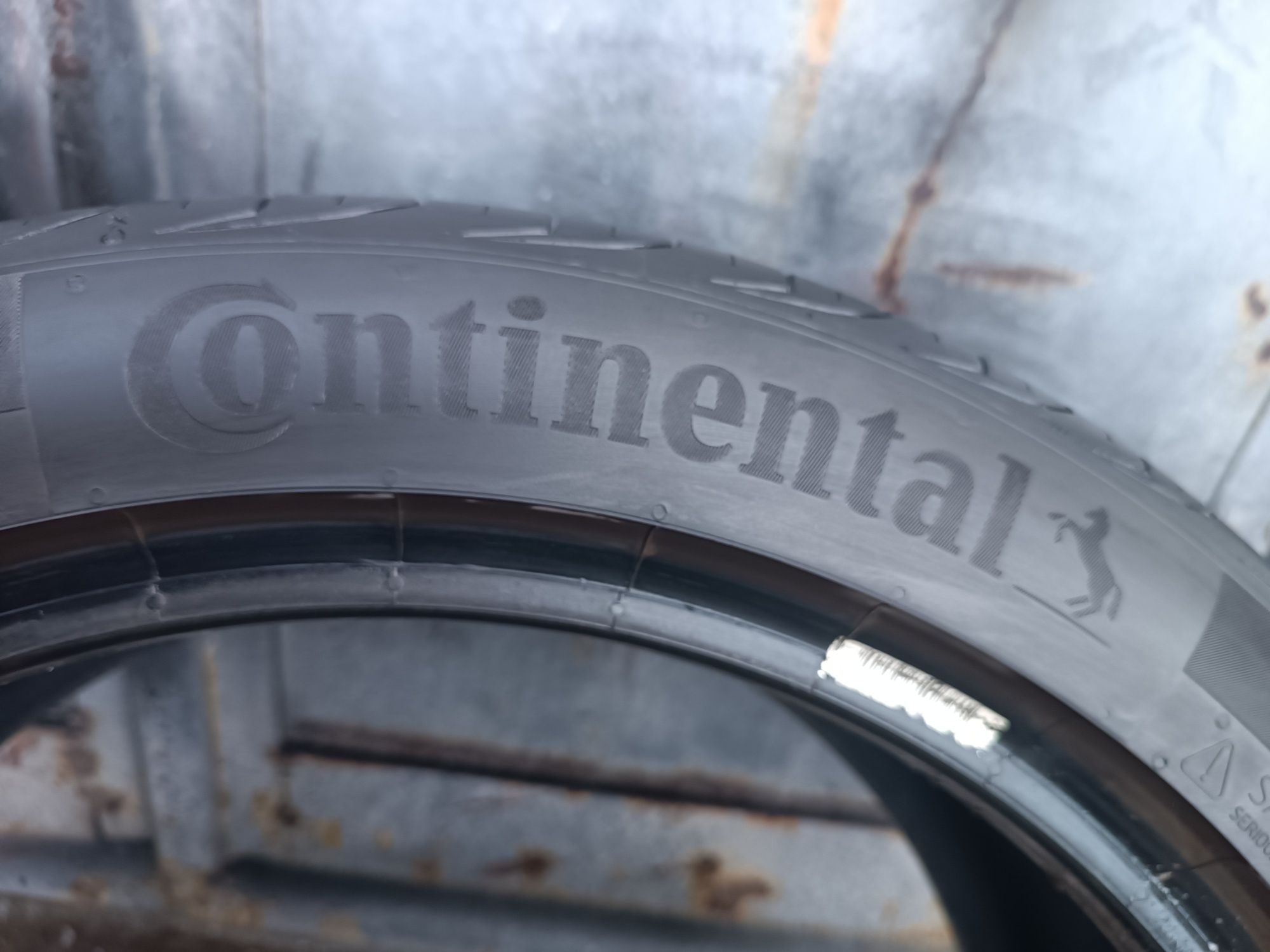 215/45/17 Contininental