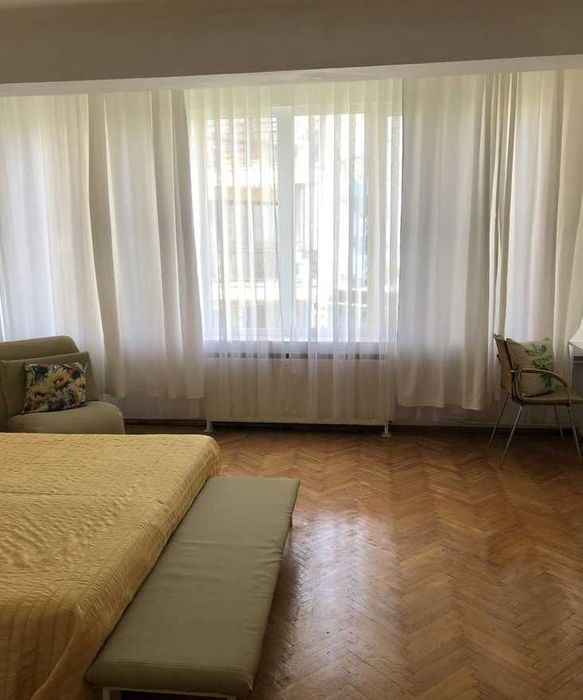 Дава се под наем Двустаен апартамент в Бургас, Лазур - 70 кв.м за 225 € - Снимка #2