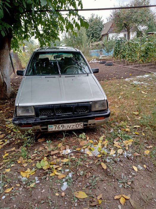 Продам машину Нисан Микра.