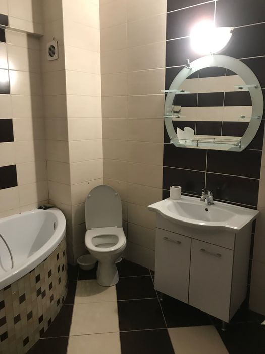 Închiriez apartament