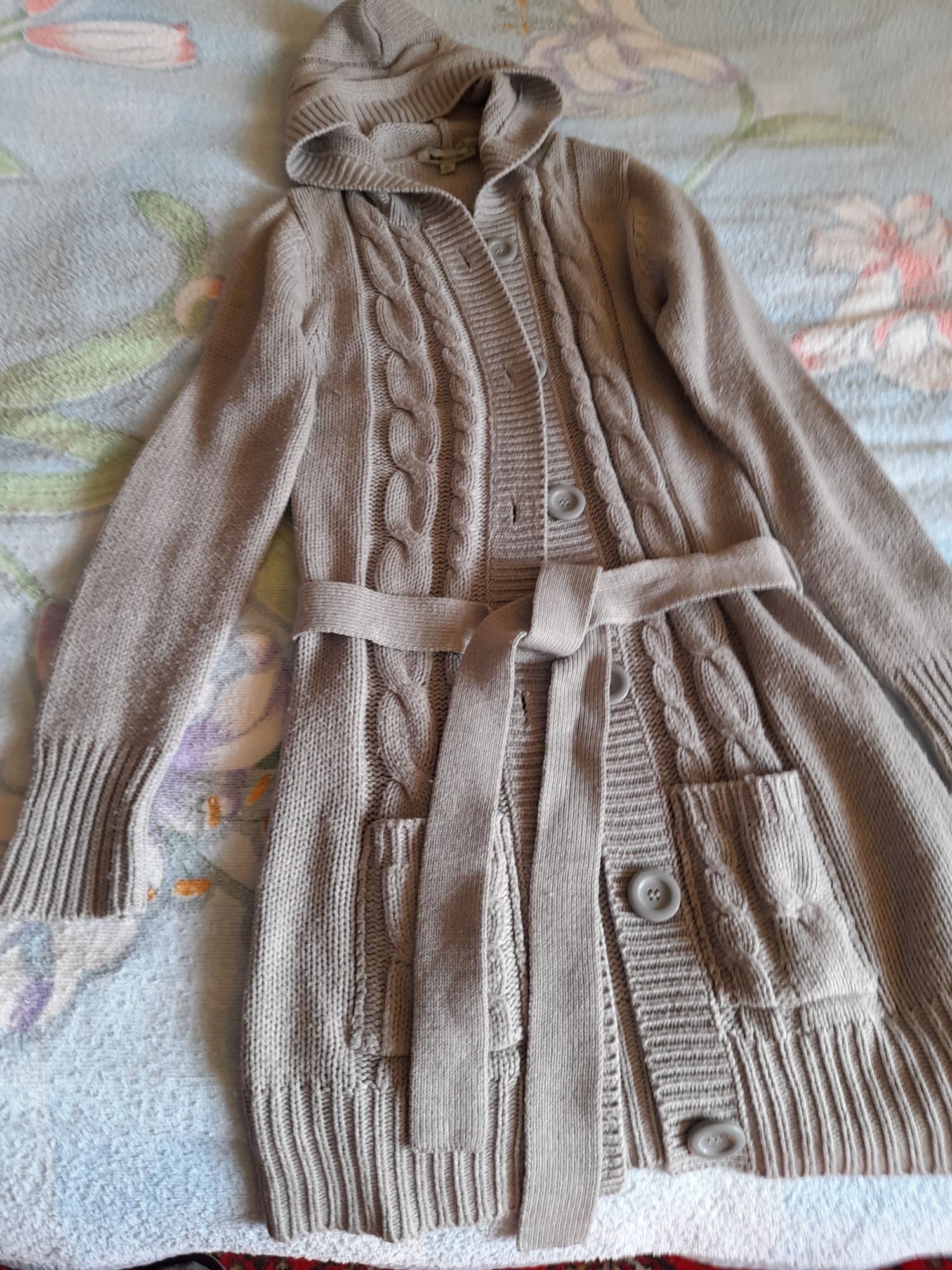 Продаю кардиган.