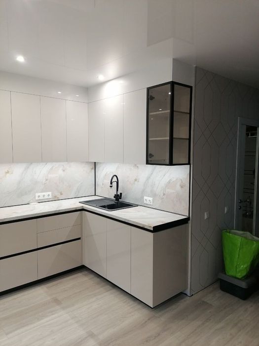 Соврименый кухный мебель  на заказ