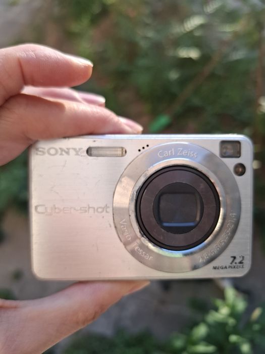 Компактен дигитален фотоапарат SONY Cybershot W110