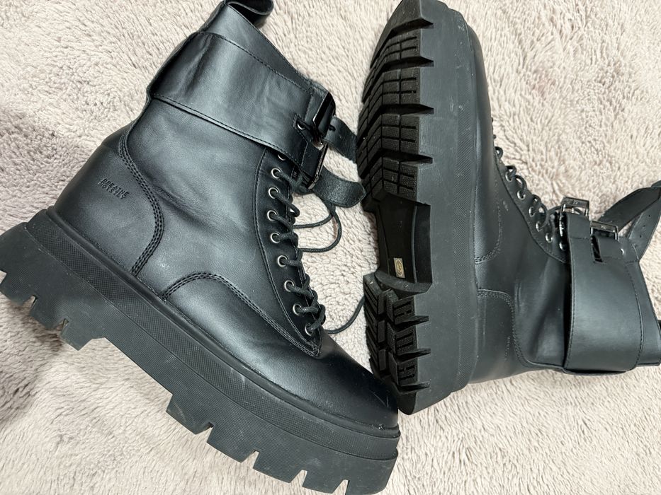 Ghete  marimea 43 stare excelenta