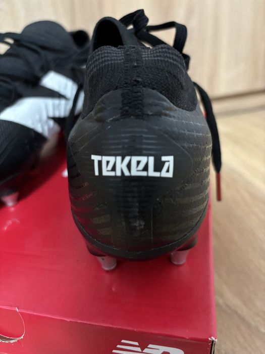 Ghete de fotbal New Balance nr 38