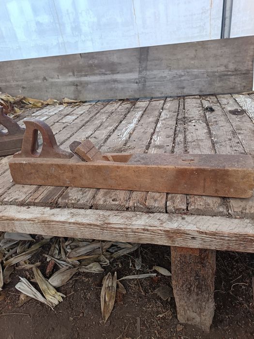 Vând scule vechi de tâmplărie