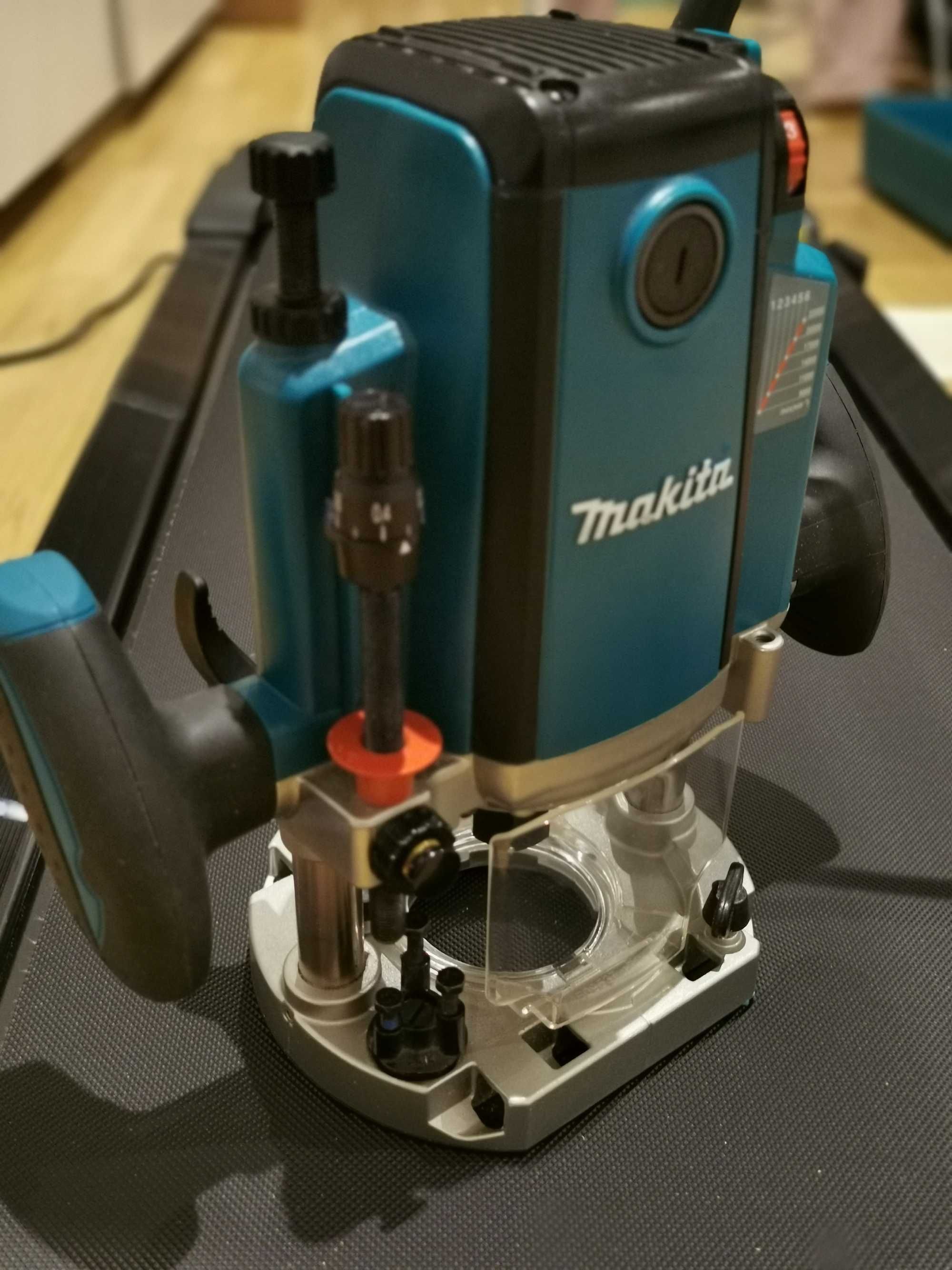 Оберфреза Makita Макита RP2301FC комплект с куфар с 7 ножа фрезера