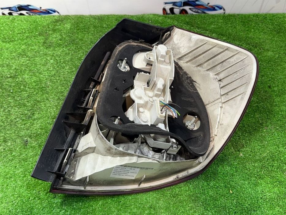 Stop tripla aripa spate stanga 2009 bmw seria 1 lci 118d e87 2.0 diesel cod oem 63217164955