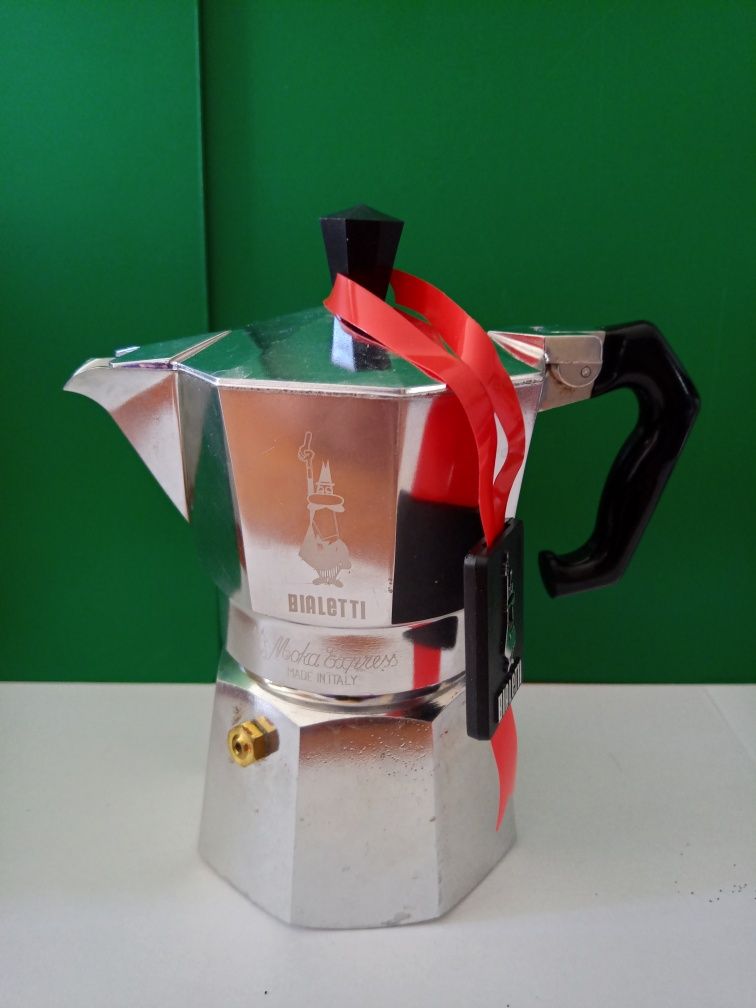 Кафеварка BIALETTI Moka Express Алуминий Made in Itali