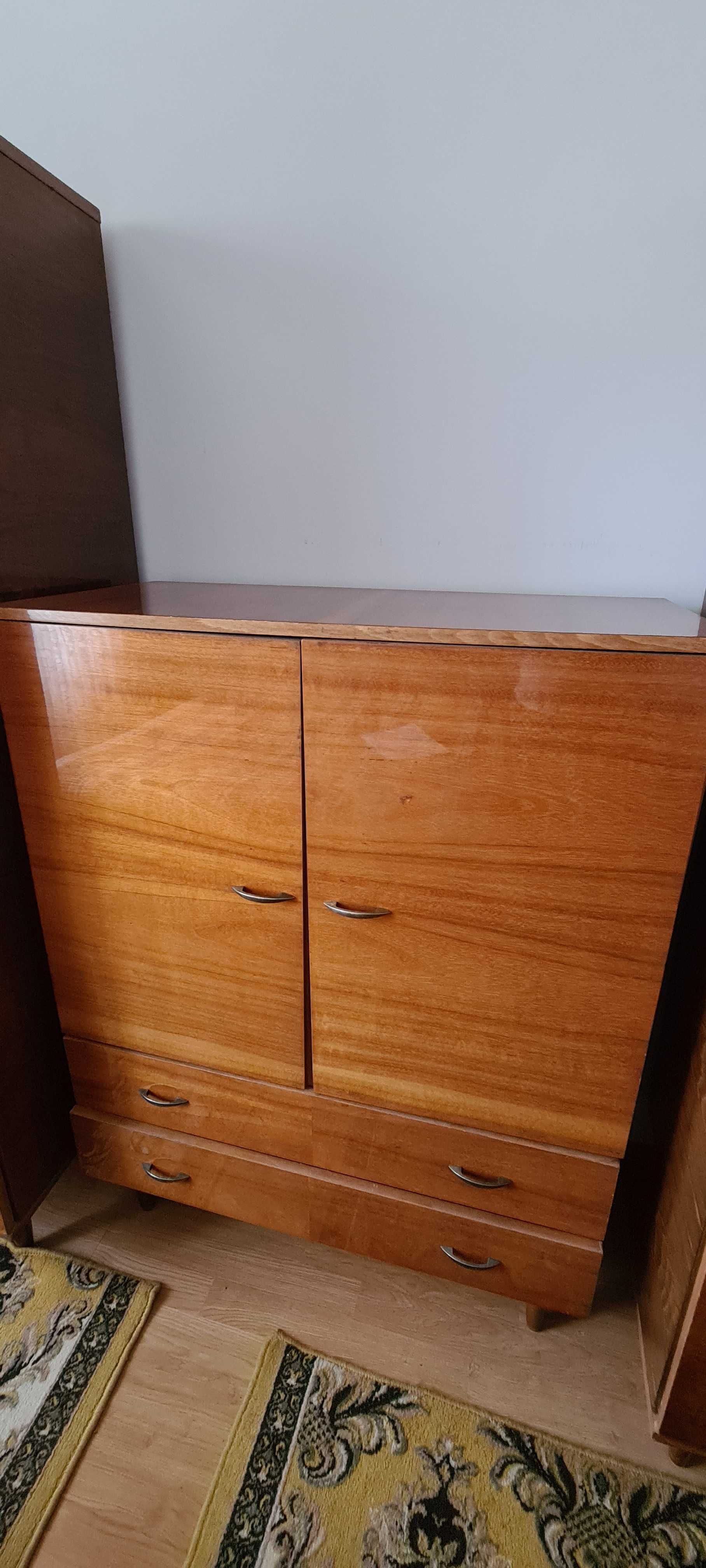 Vand mobilier dormitor