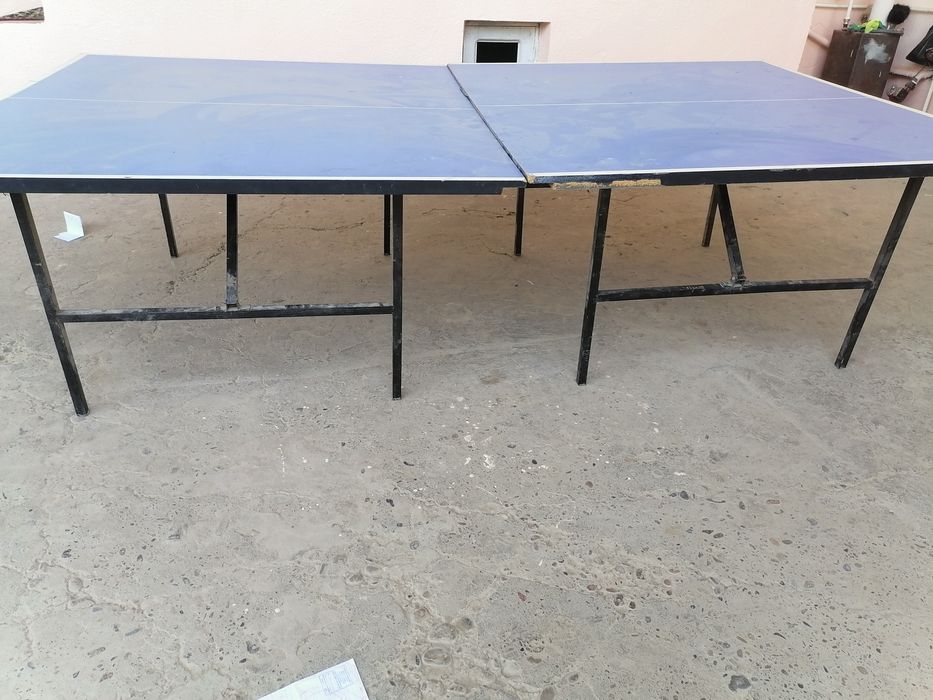 Tenis stolni o'zi