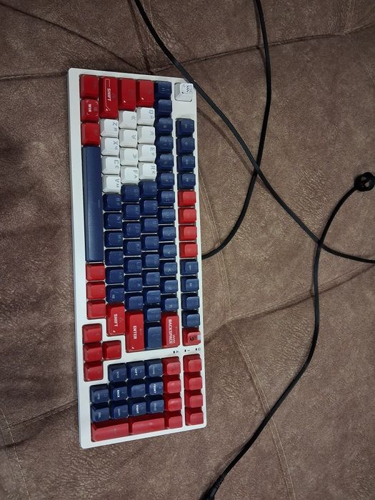 Продам игровую клавиатура Bloody