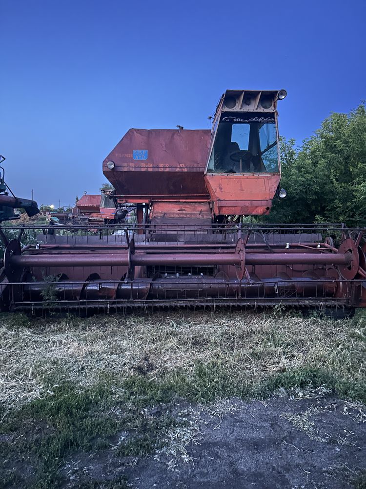 Продам комбайн Нива