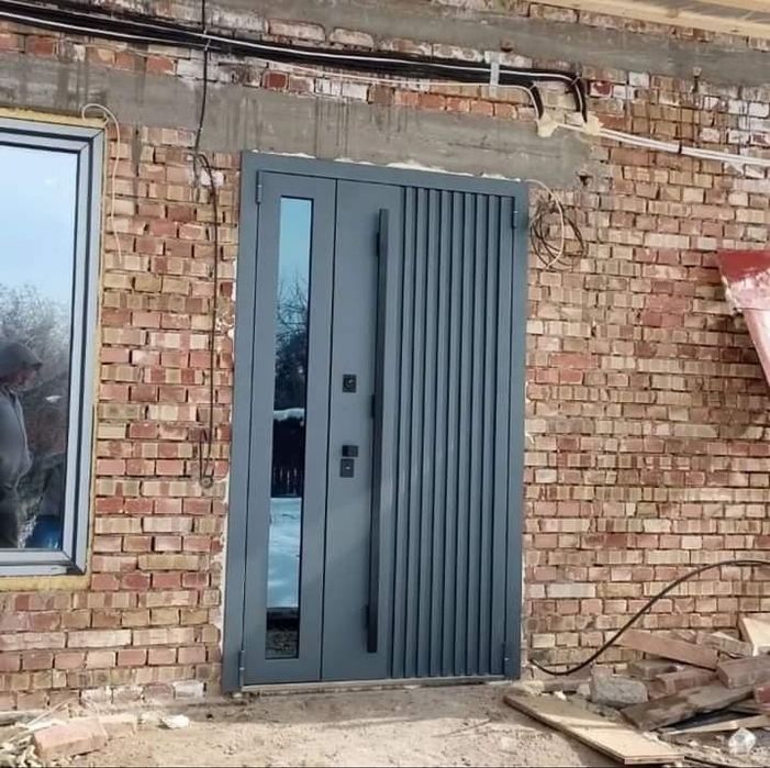 Входные дверь металлическая