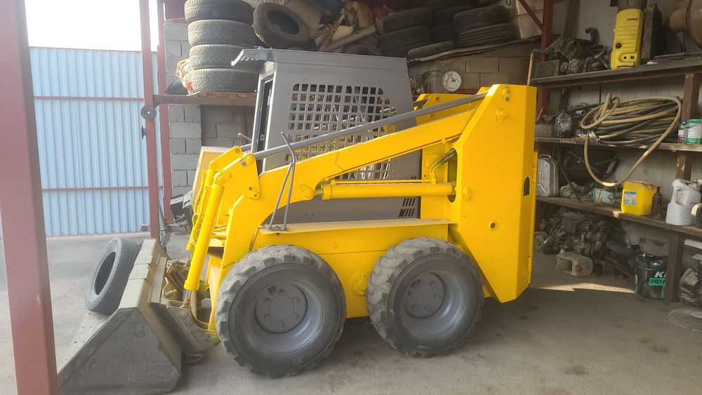 Продам минипогрузчик JC60 Super mankyI грузоподьемность 1 тонна,