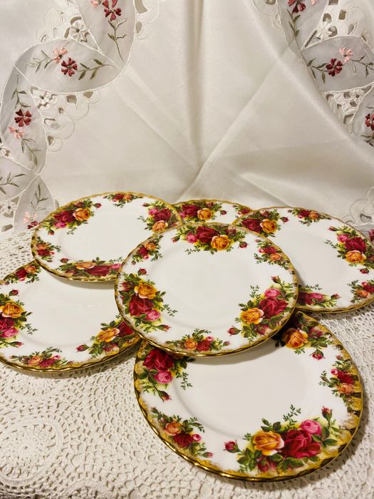 десертни чинии Royal Albert