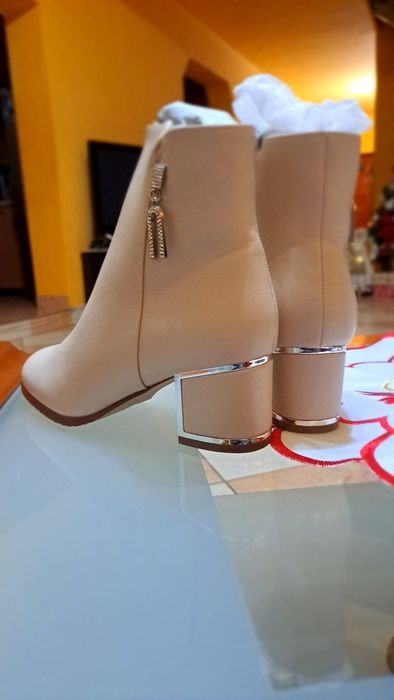 Vând ghete dama mărimi 36-41