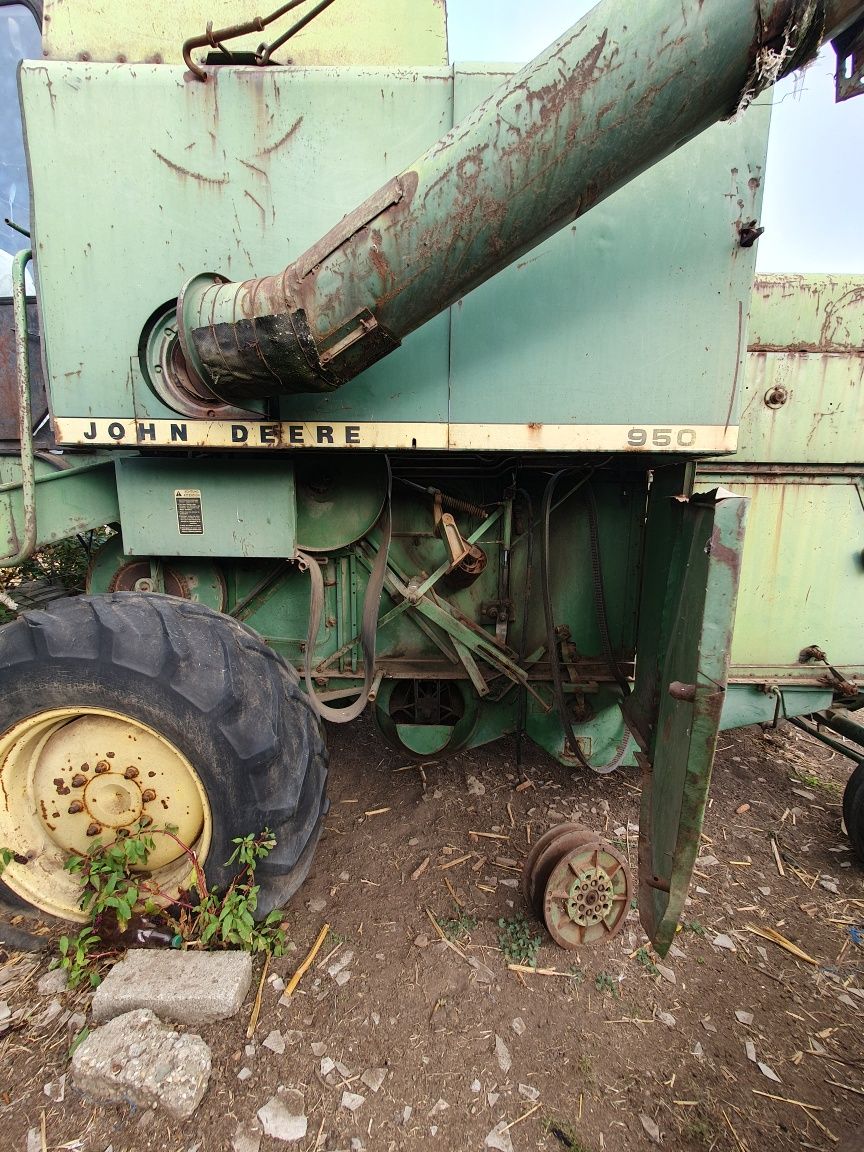 Dezmembrez combine John Deere 935 si 950