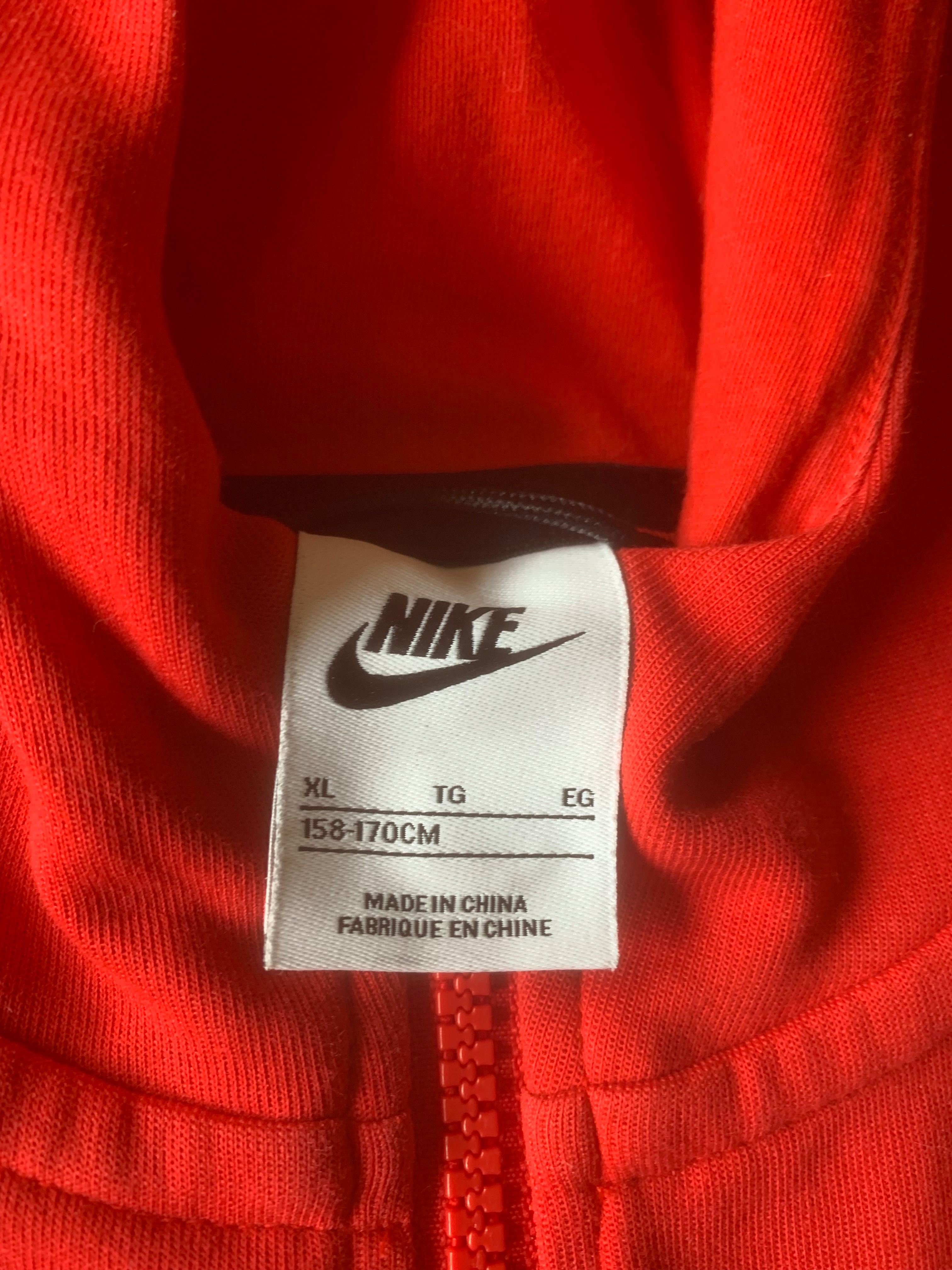 Nike Tech Fleece Червено горнище, размер 158-170