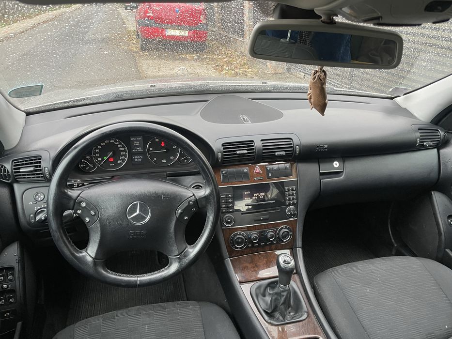 Mercedes C220  2005 27000km reali full istoric