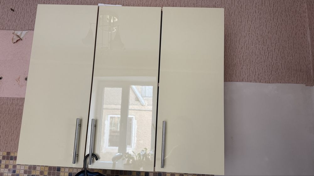 Навесной шкаф глянец