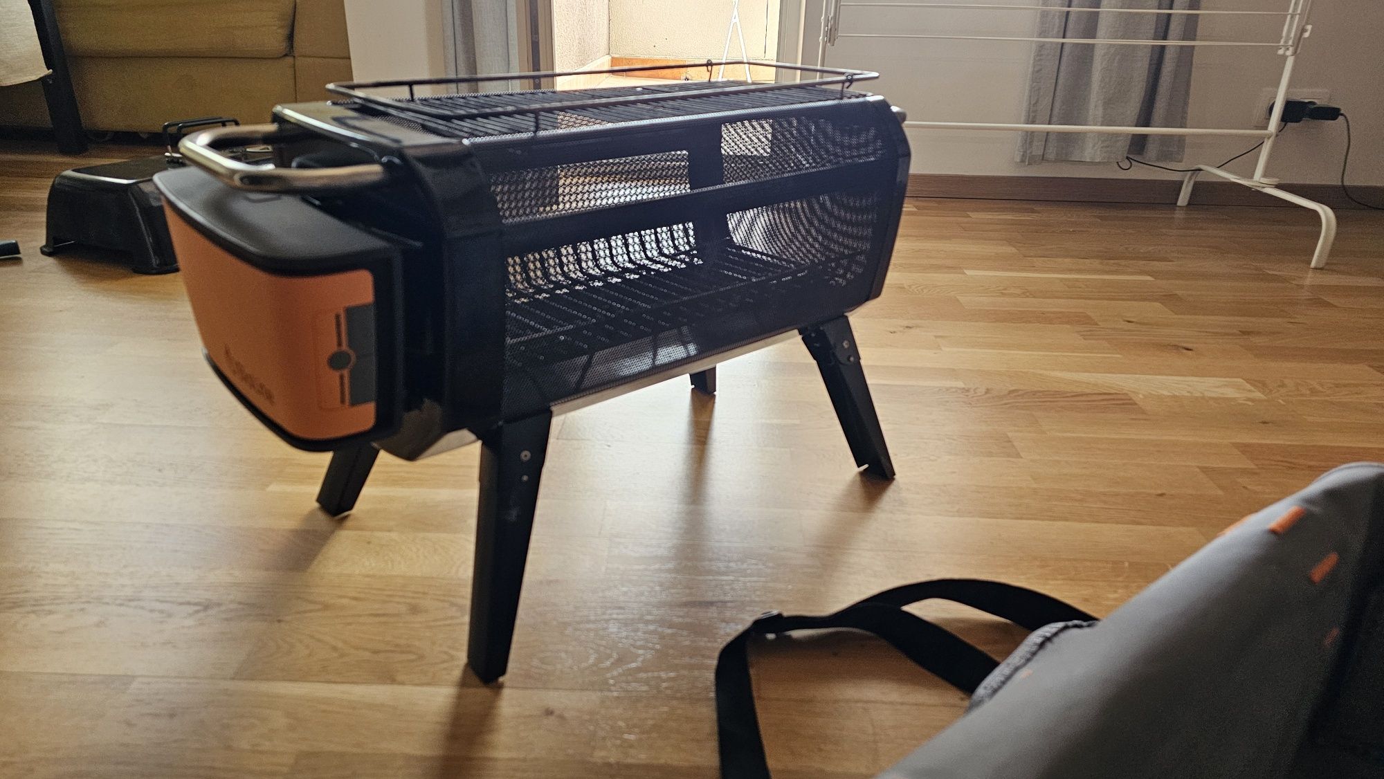 Камина BioLite FirePit+ заедно с аксесоари